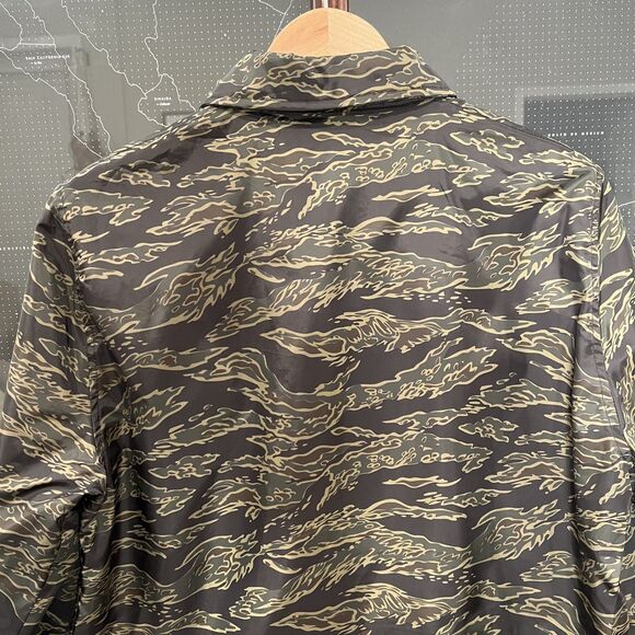 Carhartt WIP - Strike Coach Jacket in Camo (#1022421.676.00.03) - Brown, Green - Picture 7 of 10